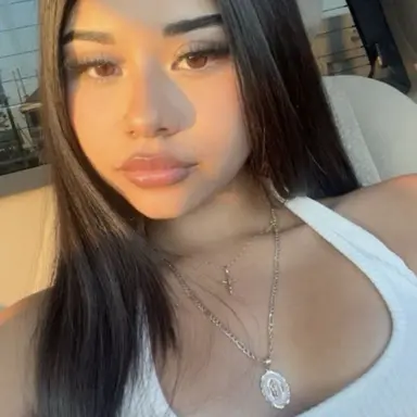 Profile image of Adrianna
