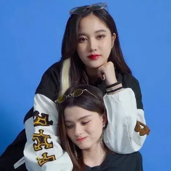 FineKnob1594의 Freen and Becky