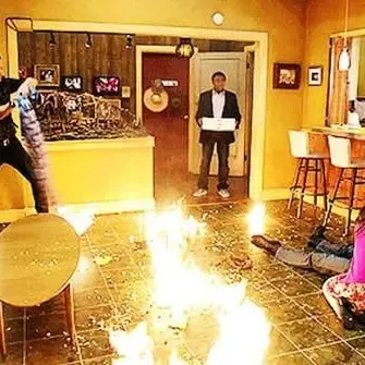Dopaminl의 엘리엇의 피자가게