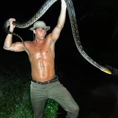 WoodenCouch9114의 Leo Vance