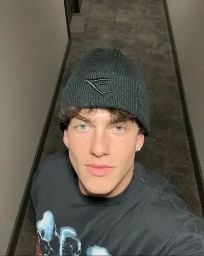 TautInk0854의 James Beardwell