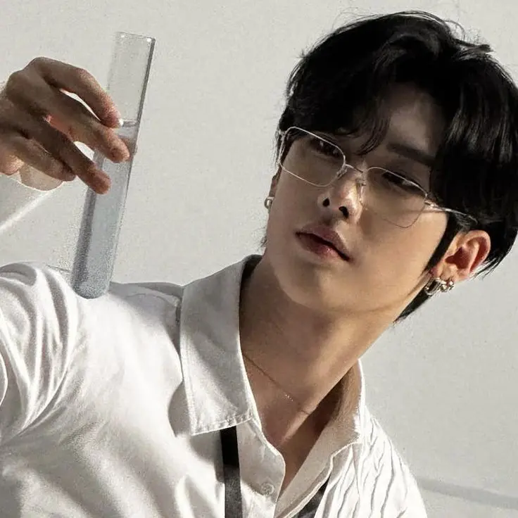 BettyBopz의 ~{Enemies to Lovers}~ + ~{Love triangle}~