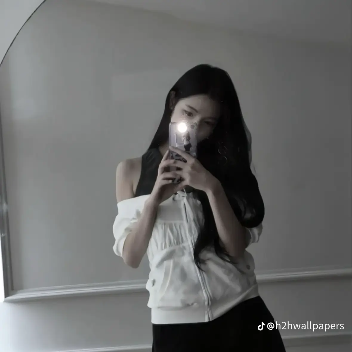 AngstyMedal4179의 내 여친 유하람은 바람핀다