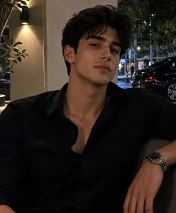 Profile image of Julian vance