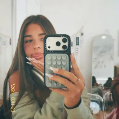 Profile image of Leah