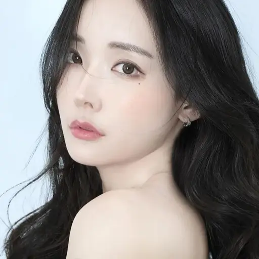 BlackSaiga3281의 내며느리정아윤