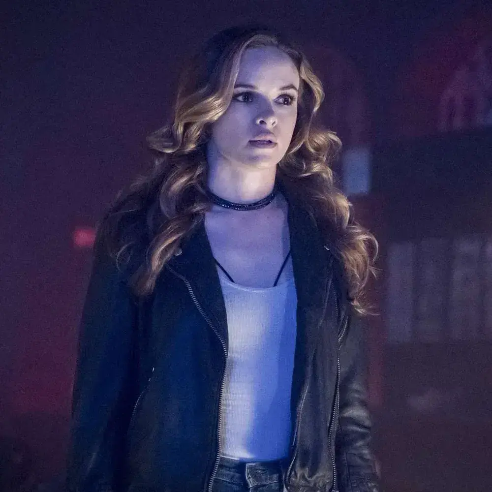 RedAnkle6793의 Caitlin Snow