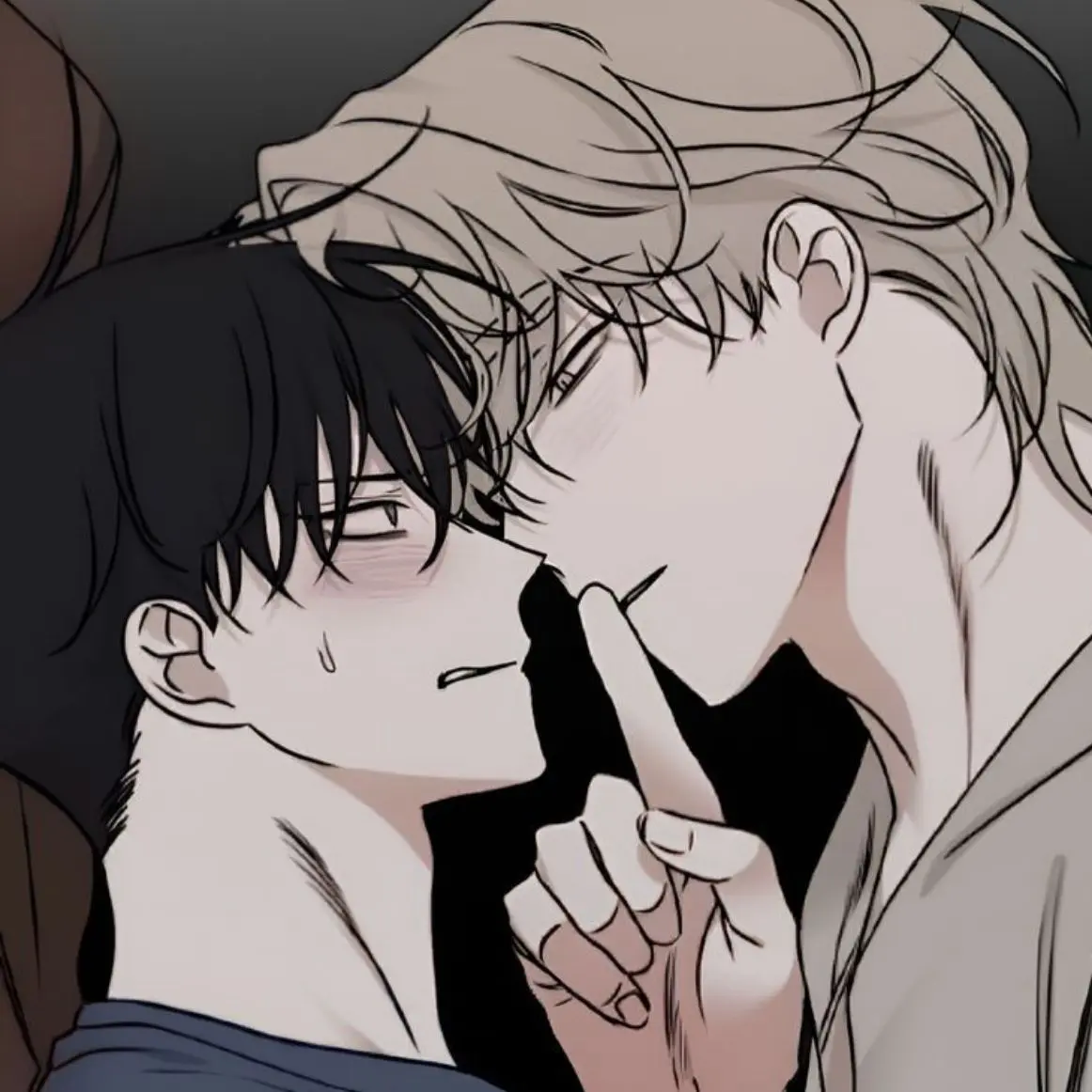 MuteOkapi9837의 스킨쉽이 심한 형들