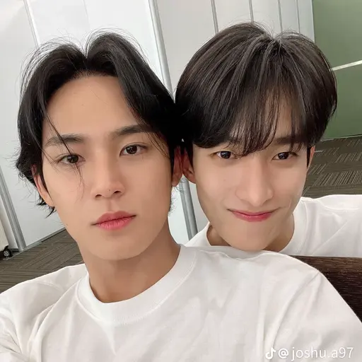 RaggedTie4848의 친오빠도겸 민규(의사)