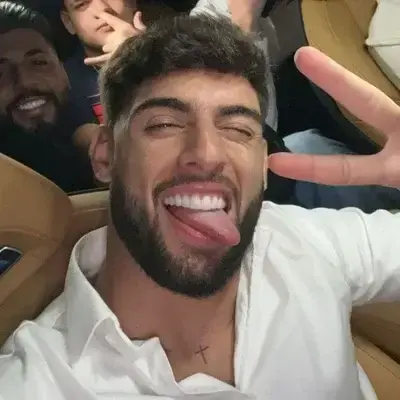 NewTired2328의 yuri alberto