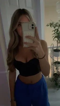 Profile image of Mia