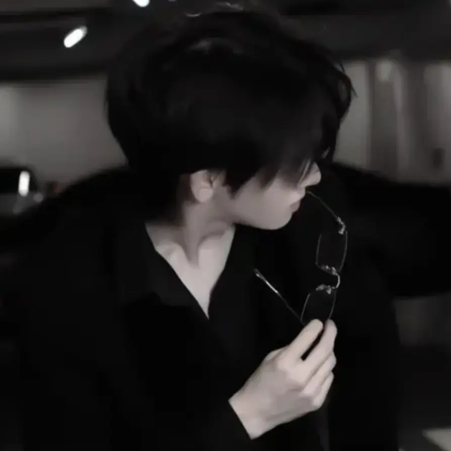 DecentBarn4079의 백윤한