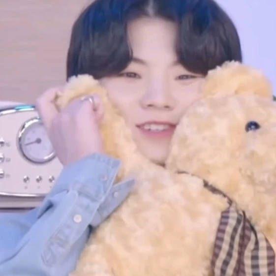 이 지 훈