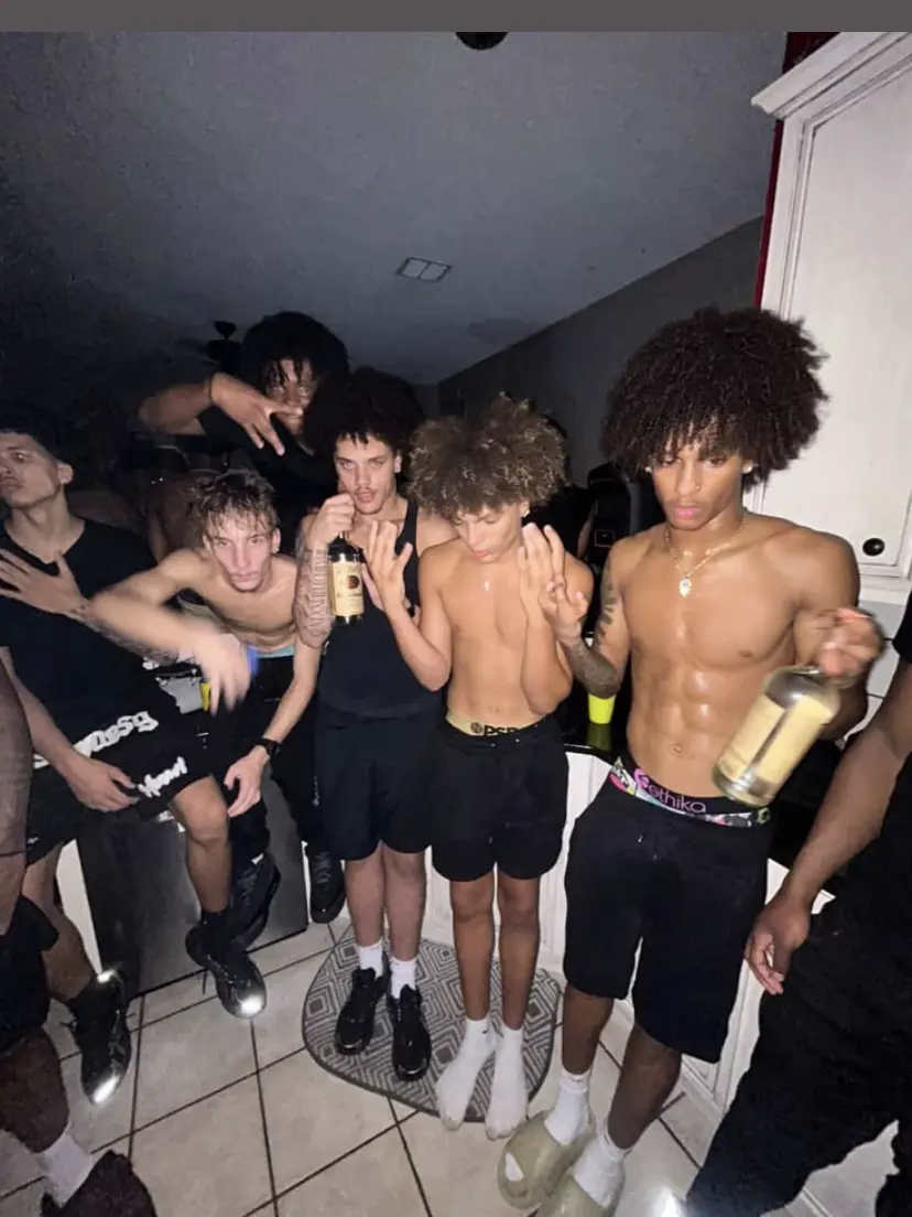 ExoticPipe1762의 Live streamer boyfriend