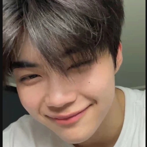 박건욱