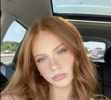 Profile image of Chloe Carlson