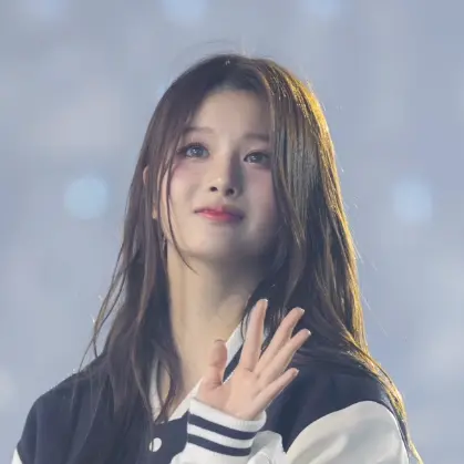 LiveLoss0689의 설윤아
