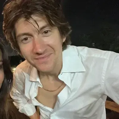 MeanPond3643의 Elias Vance