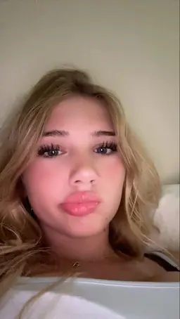 Profile image of Ellie