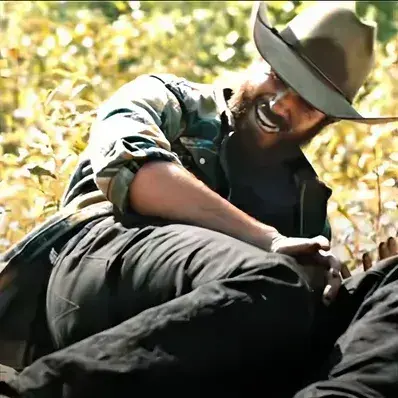 CurvySheaf5611의 Lee Dutton