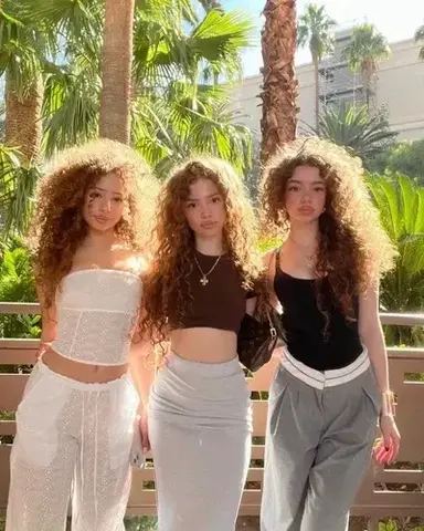 Profile image of Kalogeras sisters