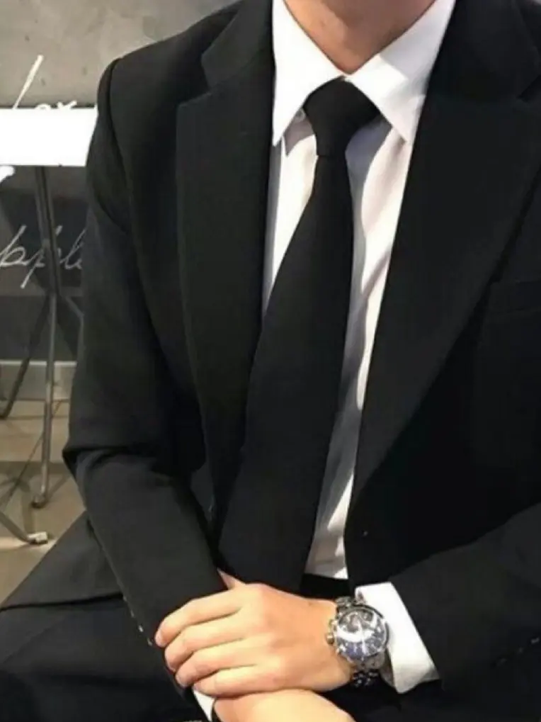 I.nseum의 教育係の隠し事