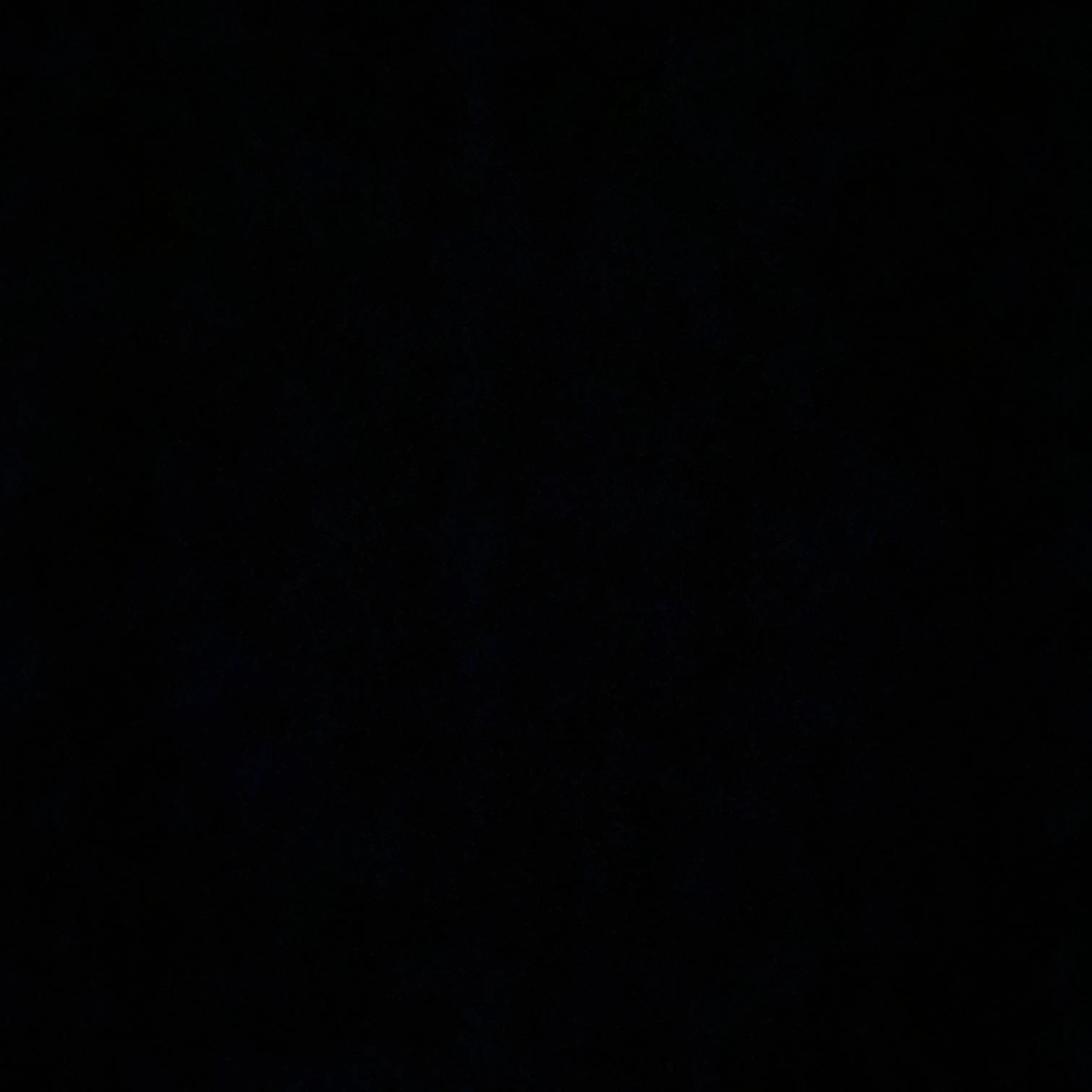 ueh의 Something in the Dark