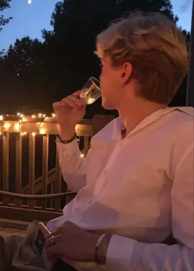 RelishGlove1357의 Grayson Hawthorne