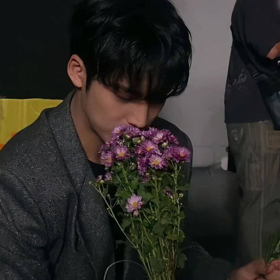늑대 수인 김민규