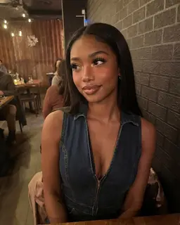 Profile image of Valerie