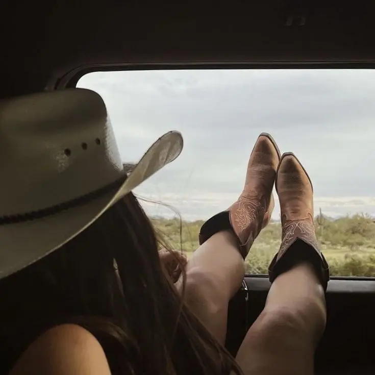 CostlyBird8255의 Cowgirl au Mall