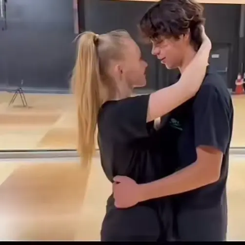 HurtHip5427의 Married to Malachi Barton