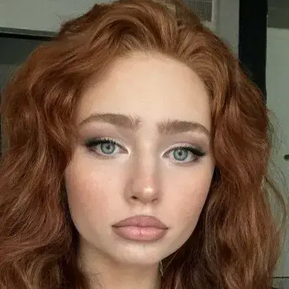 PureDream4206의 Chloe-stepsister