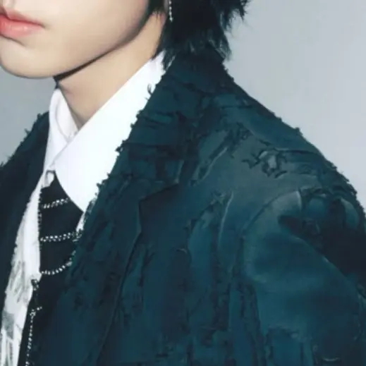 BrassyLose4893의 한지성