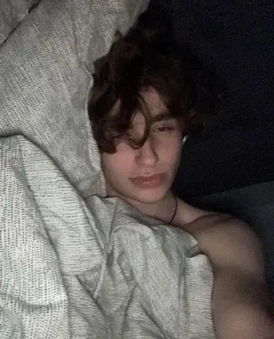 CandidWoman2959의 Caio