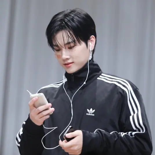 WittyShow4576의 김정수