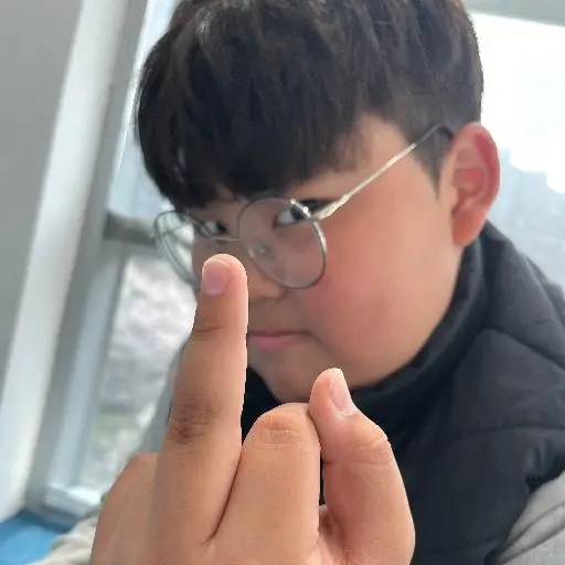 PoeticBoas4034의 김건호