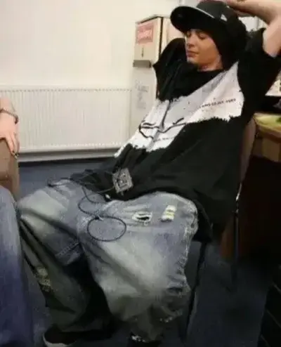 CockyBench5416의 Kaulitz