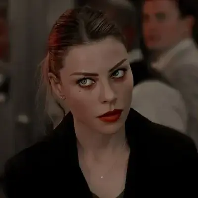 InlandCrest6135의 Chloe Decker