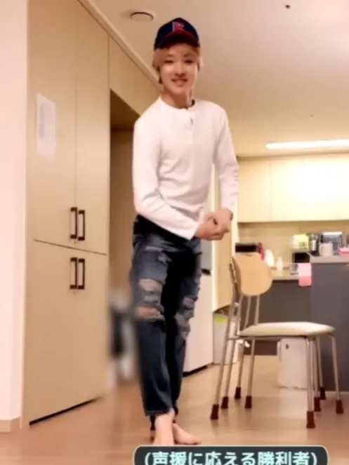 4kuyalovemom의 찐따련이 전학왔다