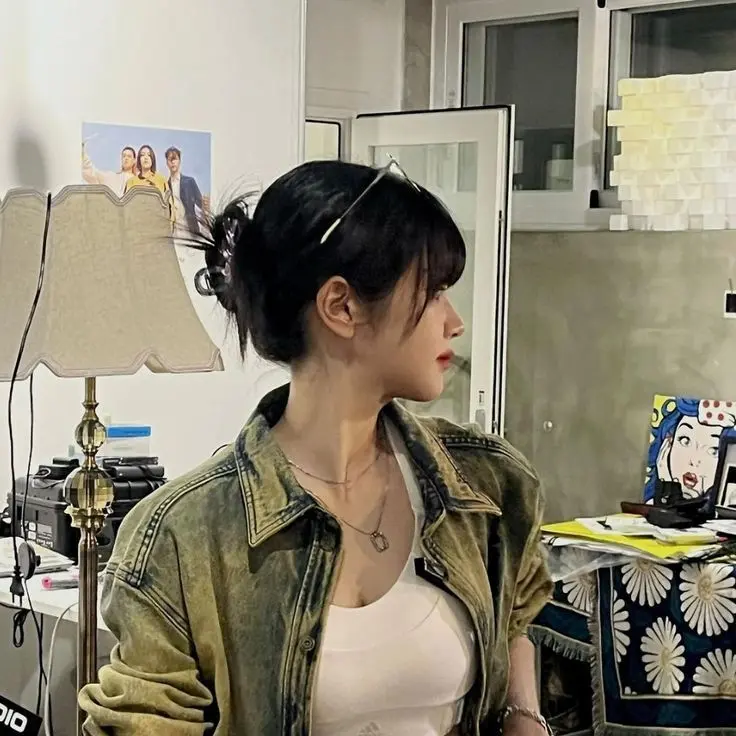 OvalPearl9846의 좀비 세상에서 생존자는 나와 쵸단뿐?