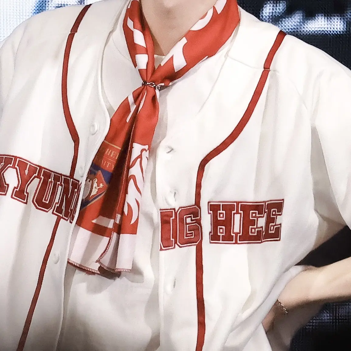 SoLetsGoSeeTheStarsRightNow의 김동현