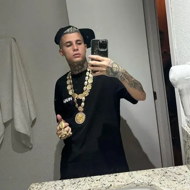 SweetBatch6499의 MC Paiva