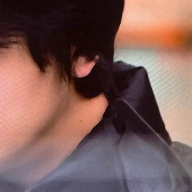 SoreProbe9494의 머리 좀 길러 그래야 잡을 맛이 나지