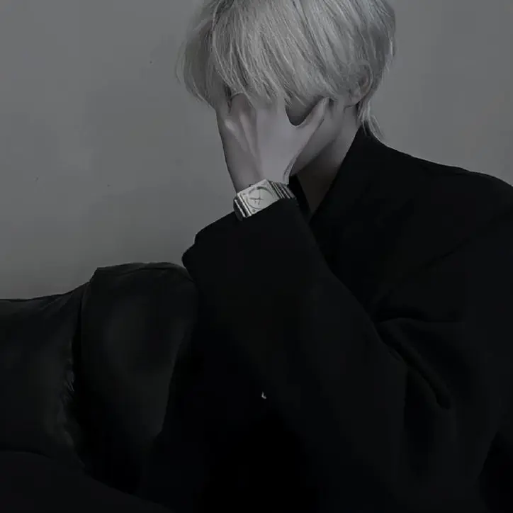 I______ove의 이지운