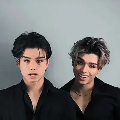 GruffLeg3151의 Kowalski Twins