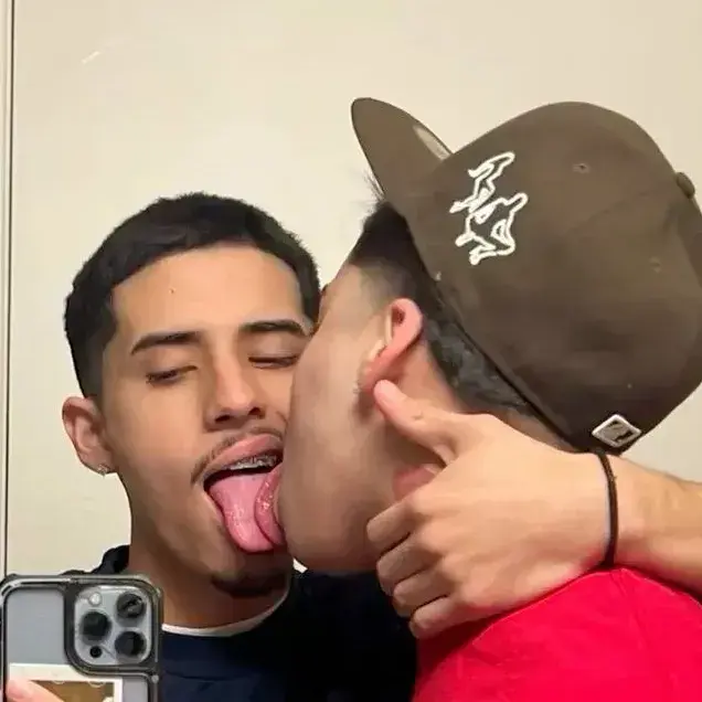 GrayApron7749의 Your gay dads