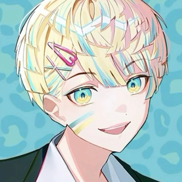 緋八マナ