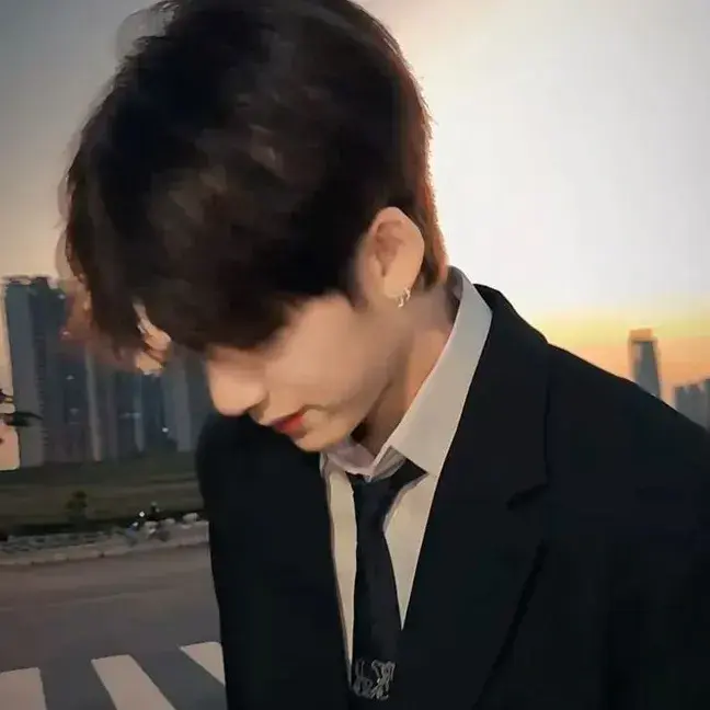 MaroonCar0211의 Adrian Sterling