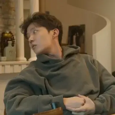 SnarlyDonor6899의 Jung Hoseok